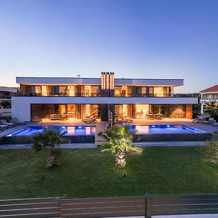 Suva Punta Elite Villa Vir